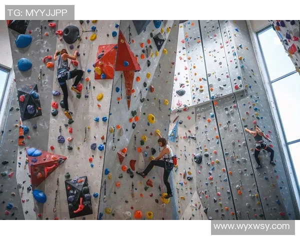 北京攀岩队防守策略解析与攀岩热点的深度剖析 北京攀岩队防守策略解析与攀岩热点的深度剖析